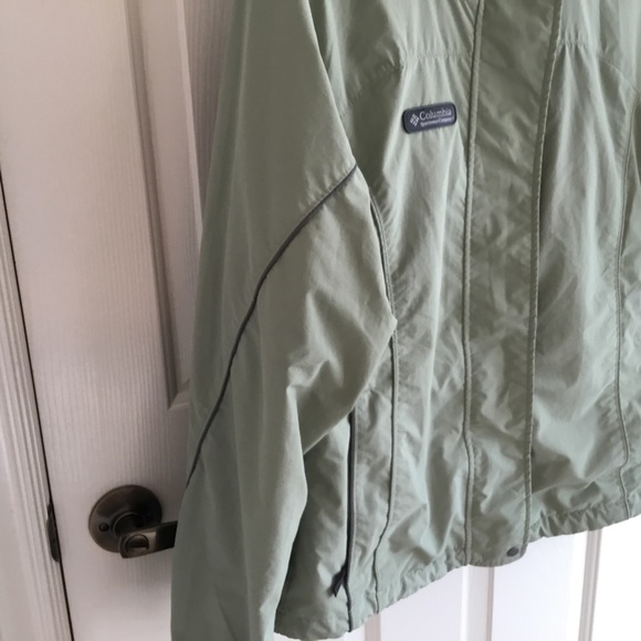Columbia Packable nylon sage jacket with hood - Picture 3 of 11